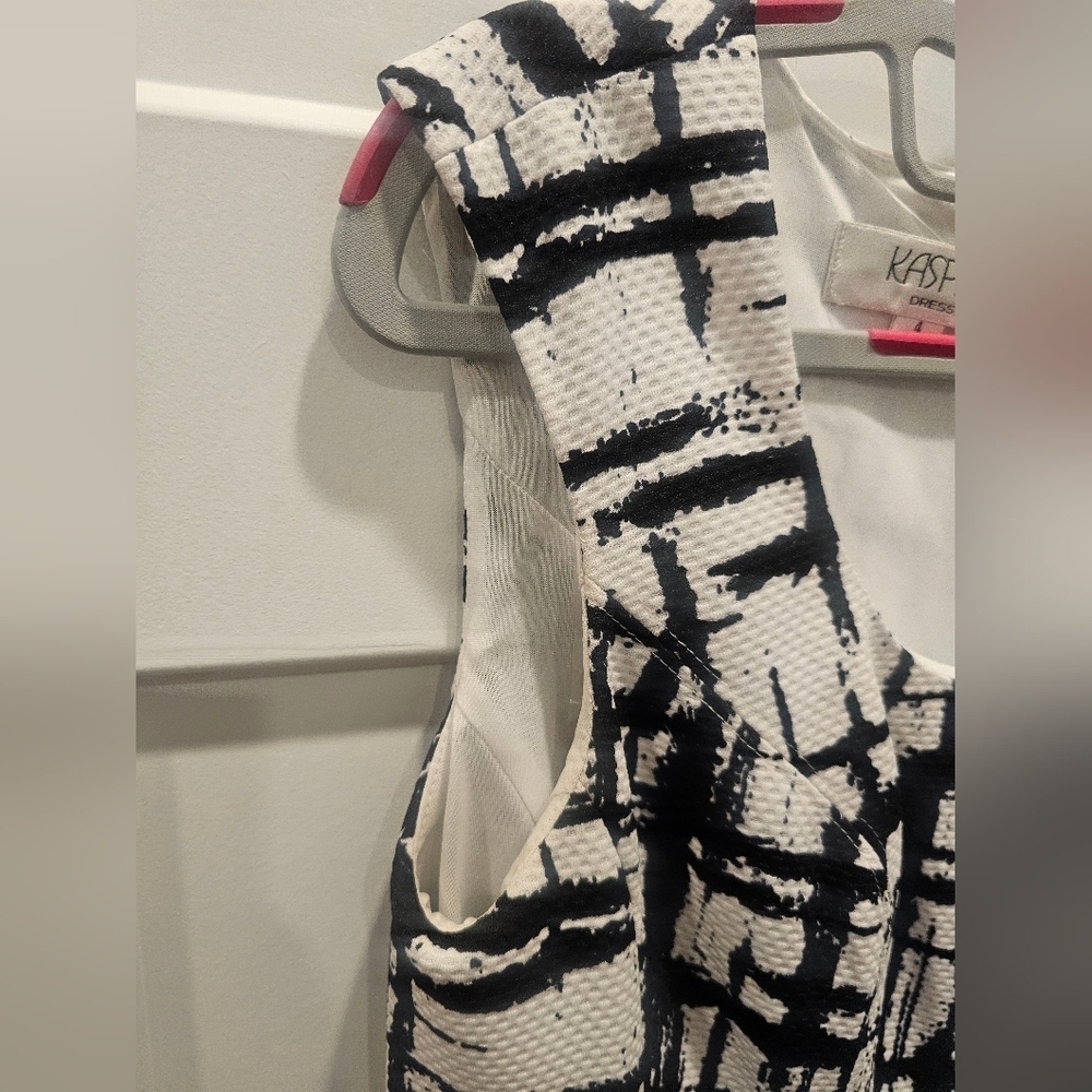 Kasper Fit & Flare Dress Size 4 Black White Abstract Textured Sleeveless Career - Picture 2 of 8